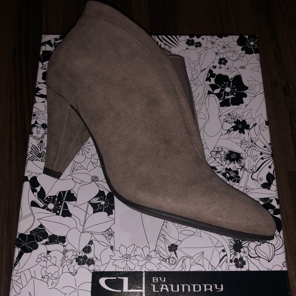Chinese Laundry Nevine Ankle Bootie
